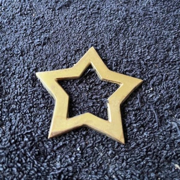 set of 4 unique shaped brass napkin rings - Picture 7 of 7